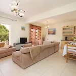 בית נופש Kalliopi's קרבומילוס