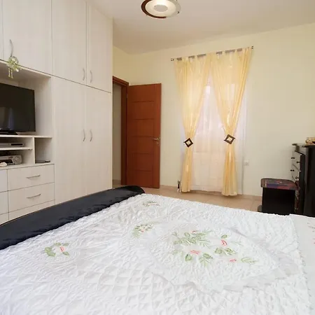 Vakantiehuis Kalliopi's Karavomylos
